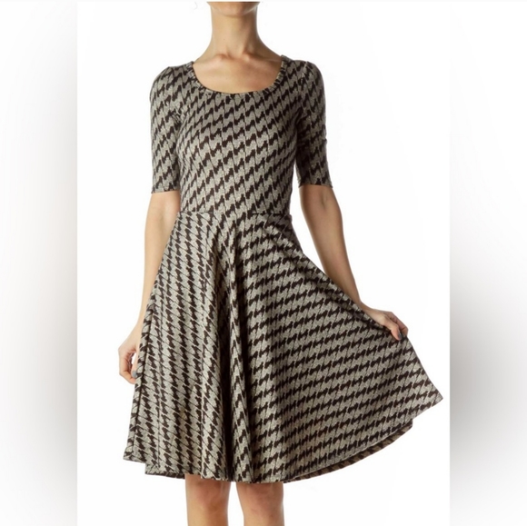 LuLaRoe Dresses & Skirts - LuLaRoe Houndstooth Nicole Dress NWT